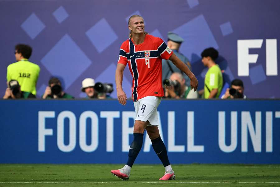 L'attaquant norvégien Erling Haaland célèbre son but face au Brésil en huitièmes de finale de la Coupe du monde 2026, le 5 juillet à East Rutherford. L'attaquant norvégien Erling Haaland célèbre son but face au Brésil en huitièmes de finale de la Coupe du monde 2026, le 5 juillet à East Rutherford.