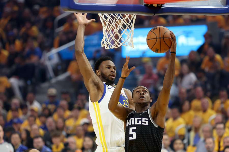 NBA, show notturno tra Warriors e Kings, i Lakrers si portano in vantaggio sui Grizzlies