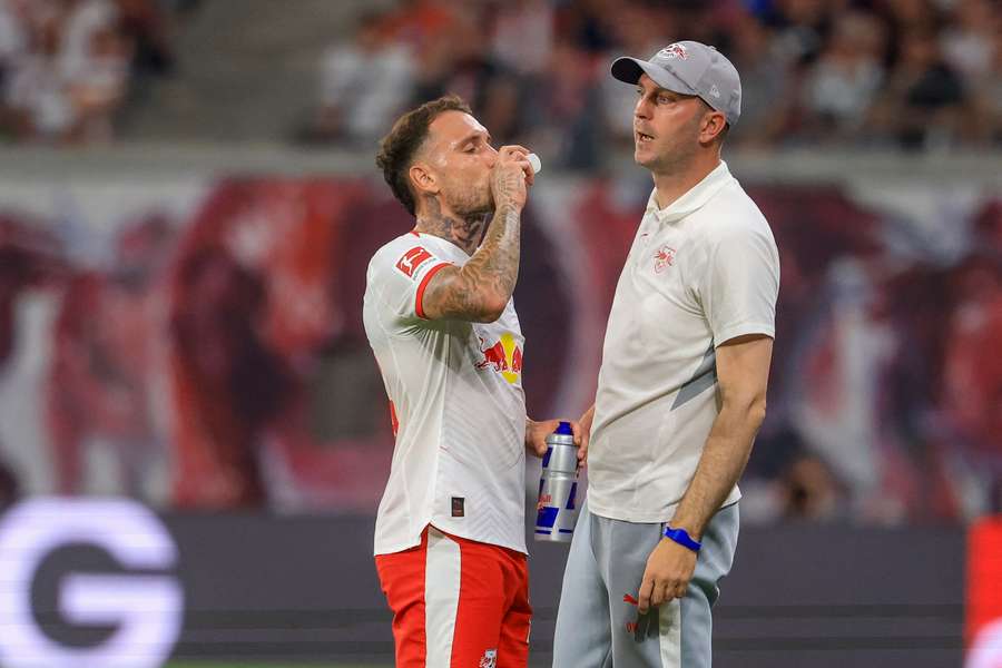 David Raum a Ole Werner během zářijového utkání proti Kolínu nad Rýnem.