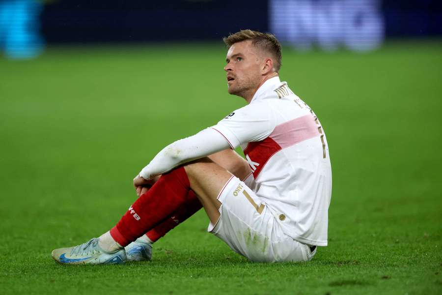 Maximilian Mittelstädt desiludido após o fim do jogo.