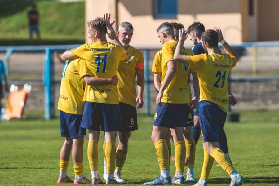 Benešov na podzim ve čtvrté lize válel a vede tabulku. Benešov na podzim ve čtvrté lize válel a vede tabulku.