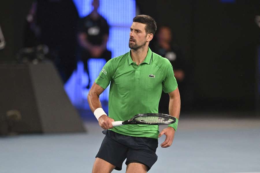 Rakieta Novaka Djokovicia z finału Australian Open 2012 sprzedana za rekordową sumę Rakieta Novaka Djokovicia z finału Australian Open 2012 sprzedana za rekordową sumę