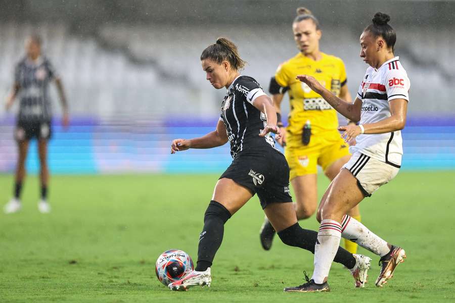 São Paulo joga pelo empate no confronto de volta São Paulo joga pelo empate no confronto de volta