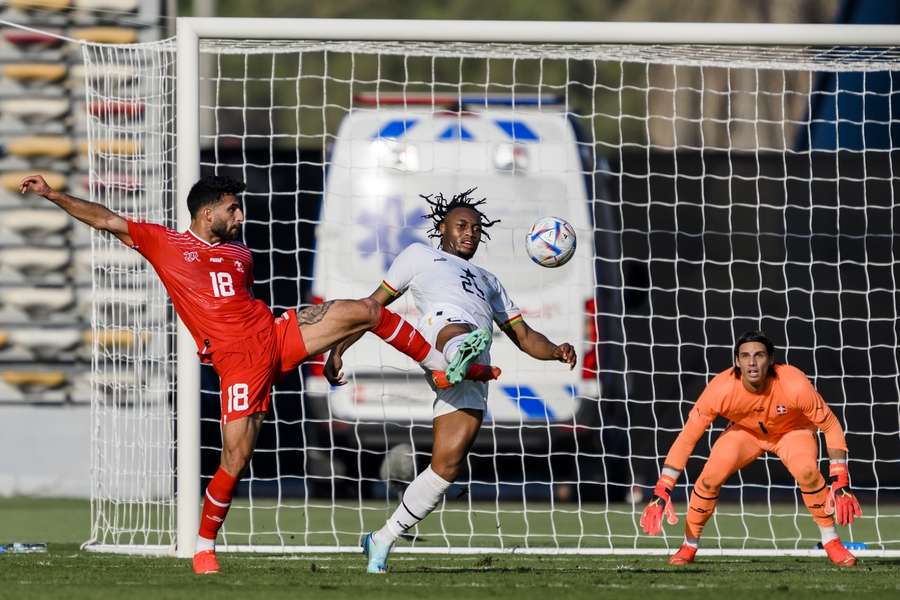 Suíça, do grupo do Brasil, perde para Gana no último amistoso pré-Copa