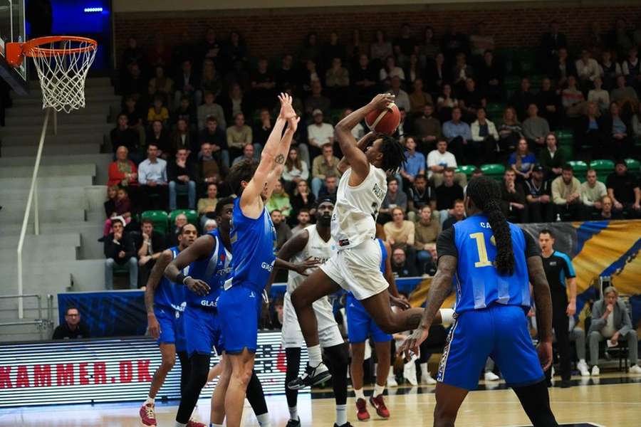 Basquetebol: Portugal vence Grécia e mantém segundo lugar do grupo para o  Europeu-2023 - Futebol 365