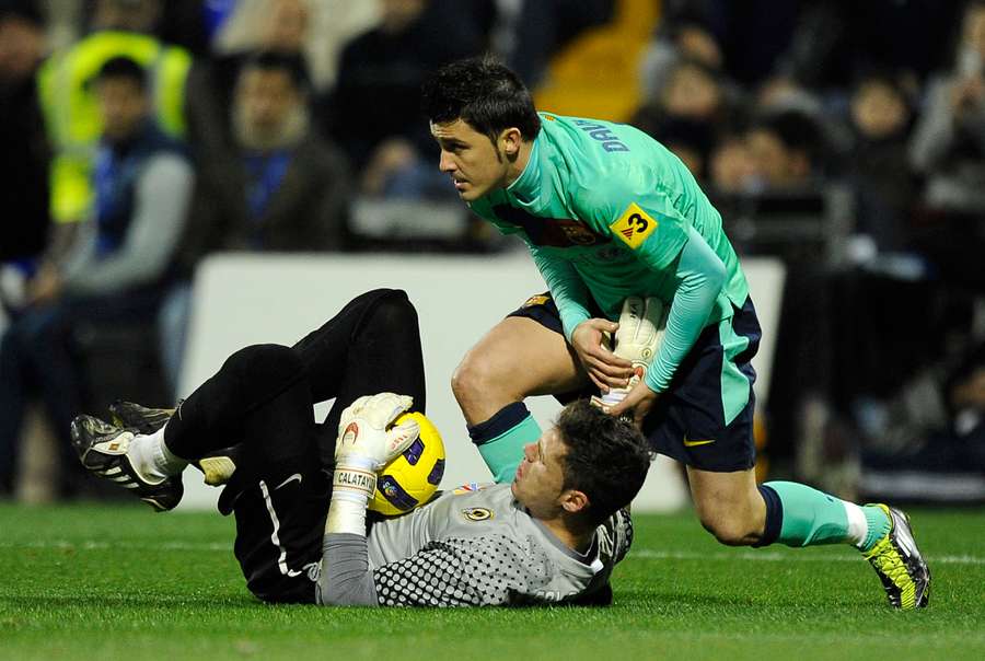Juan Calatayud con David Villa en un Hércules-Barça