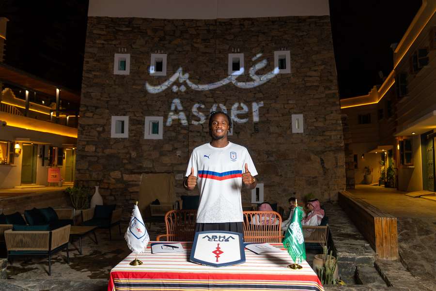 Kde je mu konec? Někdejší hrdina Chelsea Batshuayi zvolil překvapivou destinaci v Arábii Kde je mu konec? Někdejší hrdina Chelsea Batshuayi zvolil překvapivou destinaci v Arábii