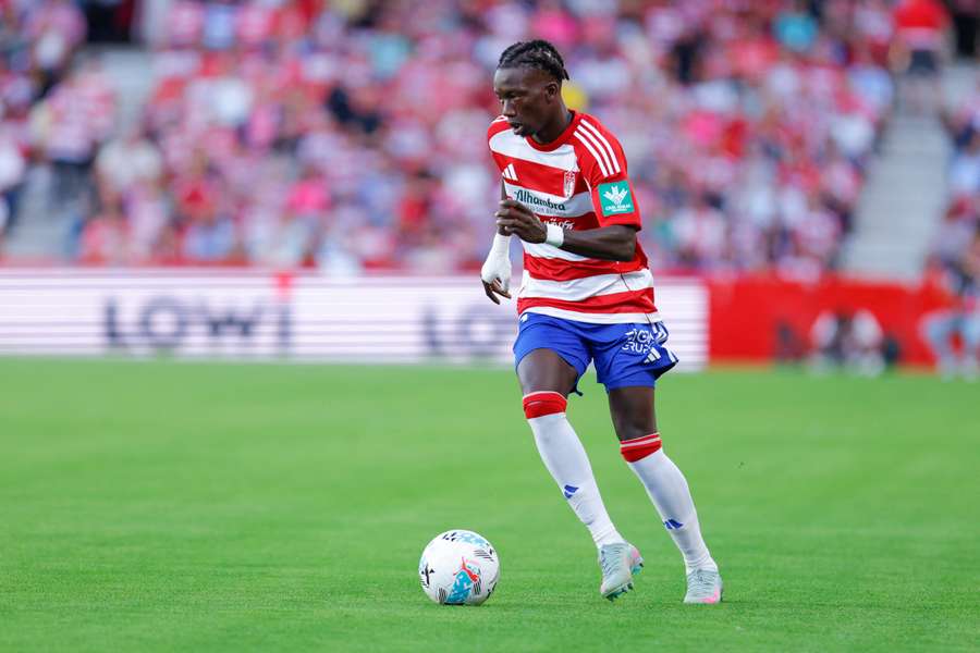 Faye muito perto de reforçar o Sporting