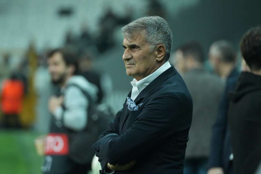Şenol Güneş (71 de ani) a demisionat de la Beșiktaș după înfrângerea suferită în Conference League