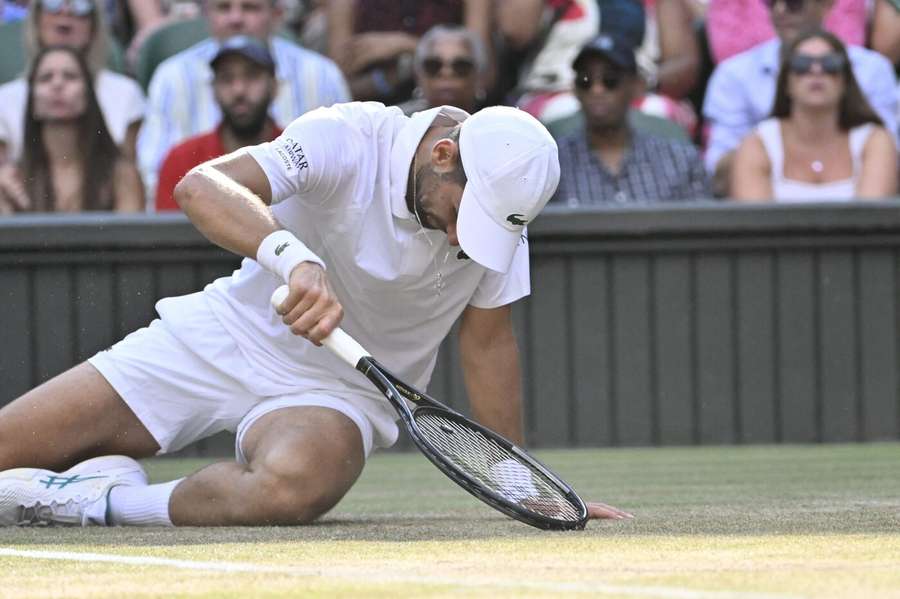 Novak Djokovič během letošního Wimbledonu. Novak Djokovič během letošního Wimbledonu.
