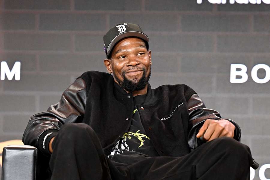 Kevin Durant w Houston Rockets w ramach wymiany z udziałem siedmiu klubów