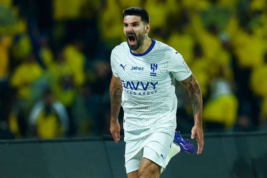 Mitrovic brilhou na final da Supercopa Saudita