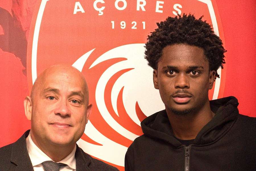 Djé Tavares renovou com o Santa Clara Djé Tavares renovou com o Santa Clara