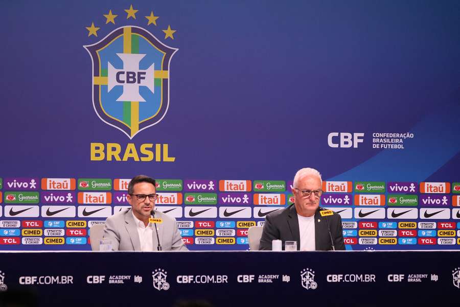Rodrigo Caetano ao lado de Dorival Júnior, um dos técnicos da Seleção Brasileira neste ciclo Rodrigo Caetano ao lado de Dorival Júnior, um dos técnicos da Seleção Brasileira neste ciclo