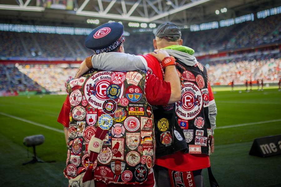 Dois adeptos fiéis do Fortuna Düsseldorf