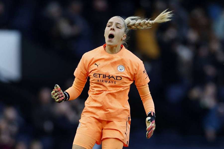 Manchester City's Ellie Roebuck celebrates after Laura Coombs scores their first goal