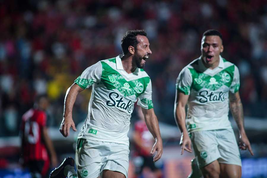 Nenê foi o herói do Papo no Barradão