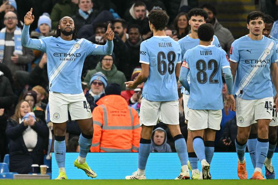 Antoine Semenyo celebra tras marcar su primer gol con el Manchester City