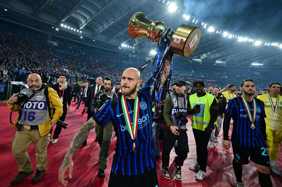 Starul lui Inter Milano, Dimarco, câștigă premiul pentru Jucătorul Sezonului în Serie A Starul lui Inter Milano, Dimarco, câștigă premiul pentru Jucătorul Sezonului în Serie A
