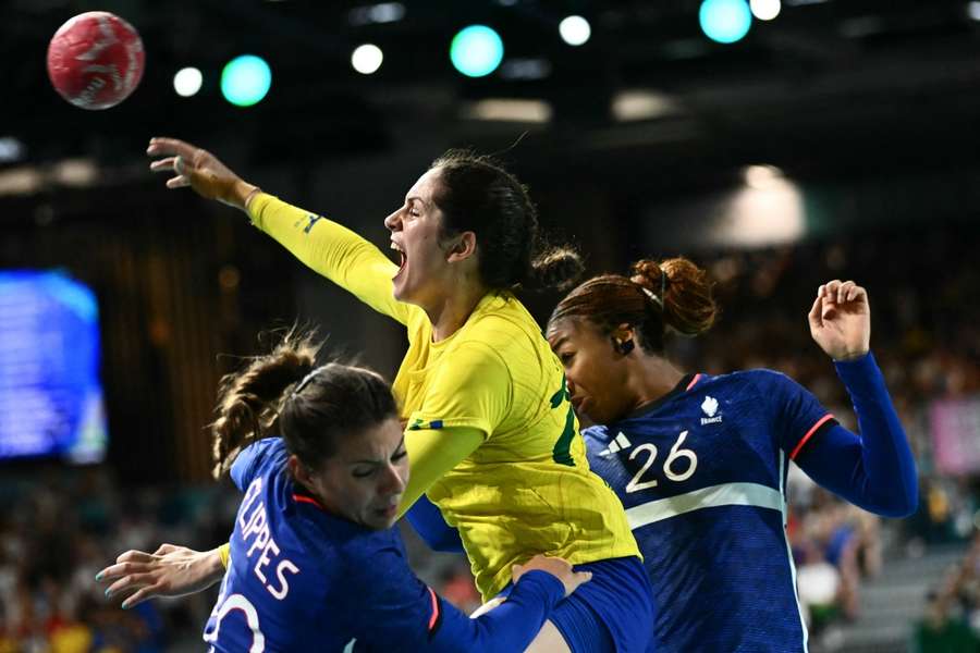 Brasil não foi páreo para a França no handebol feminino