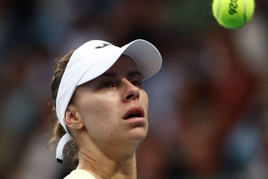 Linette przegrywa w dramatycznych okolicznościach, Andriejewa już wydawała się na linach