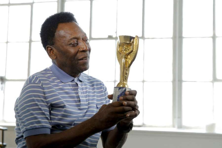 Em postagem no Instagram, Pelé alimenta sonho do hexa da Seleção Brasileira