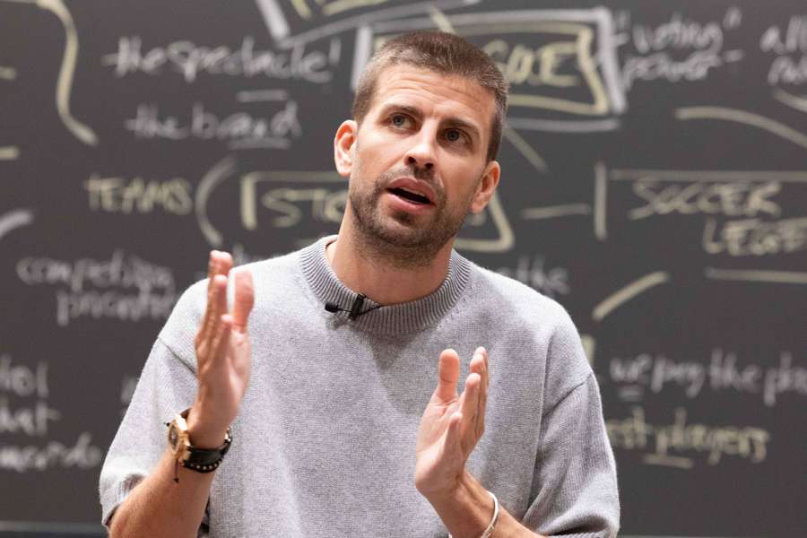 Gerard Piqué se pasa a la docencia en Harvard: así fue su primera clase