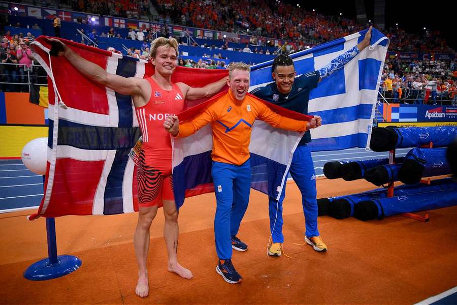 La belle image de l'Euro d'athlétisme : Karalis et Vloon se partagent l'or à la perche