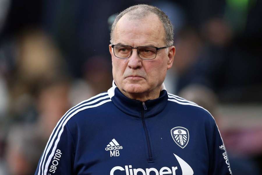 Marcelo Bielsa arrives in London for talks with Everton on manager role