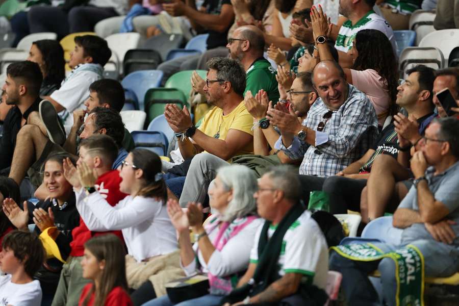 Mais de 10 mil espectadores presentes nas bancadas do Municipal de Aveiro