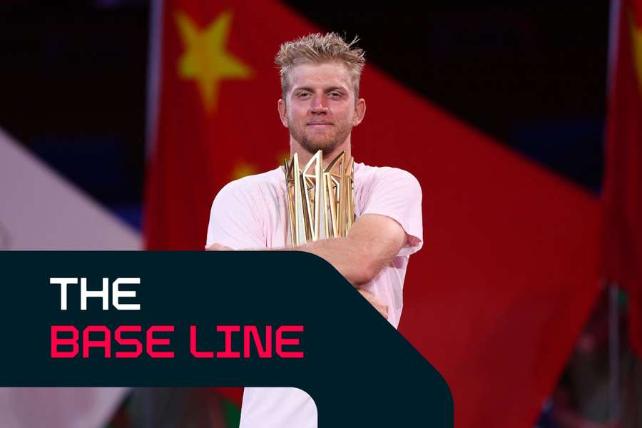 Davidovich Fokina celebrates with the Shanghai Masters trophy