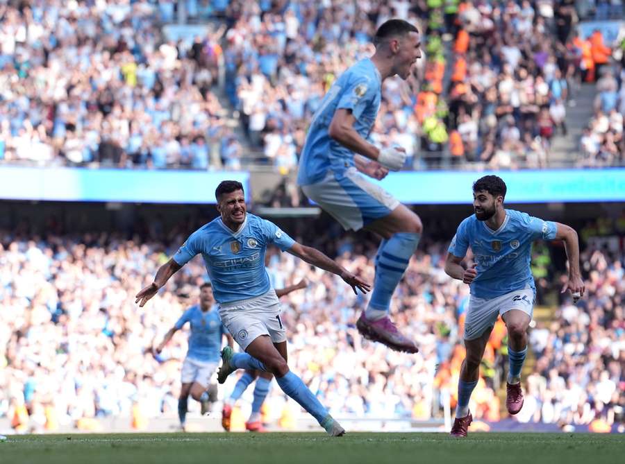 Foden viert de 2-0 tegen West Ham