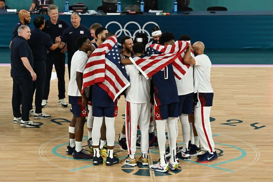 Los americanos celebran su oro olímpico en París