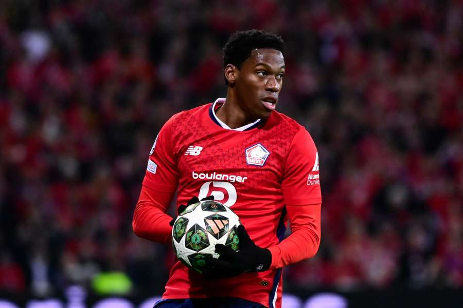 Jonathan David arrives in Italy ahead of Juventus move despite Premier League interest