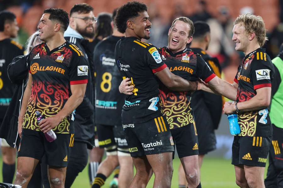 The Waikato Chiefs celebrate at full time