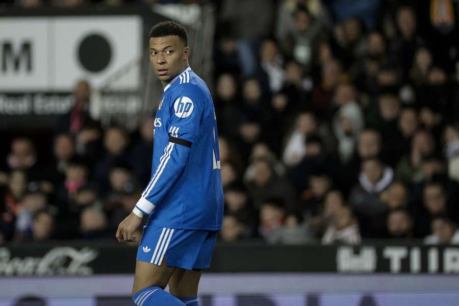 Mbappé remplaçant contre la Real Sociedad Mbappé remplaçant contre la Real Sociedad