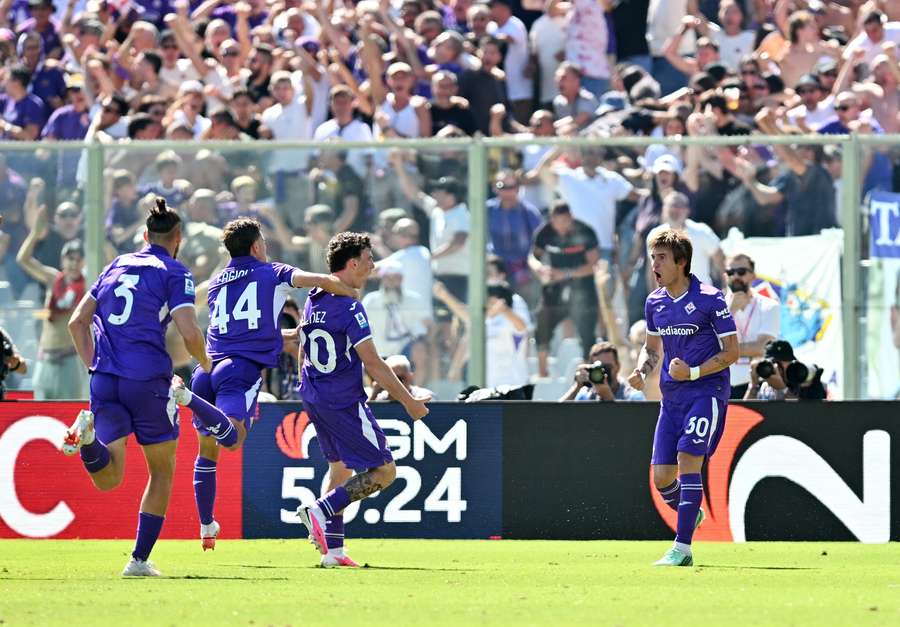 Fiorentina celebrate their equaliser Fiorentina celebrate their equaliser