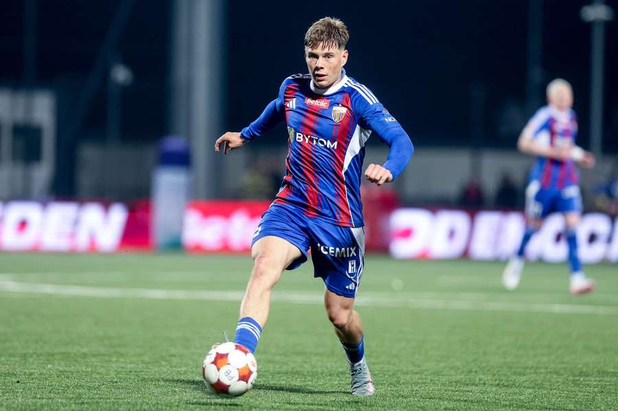 Raków sięga po gwiazdę 1. ligi. Oliwier Kwiatkowski coraz bliżej transferu Raków sięga po gwiazdę 1. ligi. Oliwier Kwiatkowski coraz bliżej transferu