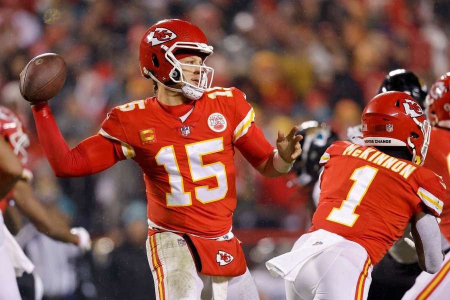 Mahomes, dos Chiefs, "se sente bem" sobre lesão antes de final da AFC