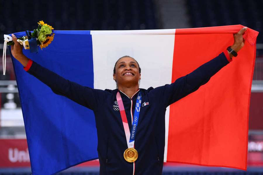 Allison Pineau, un sacre olympique en point d'orgue d'une carrière énorme. 