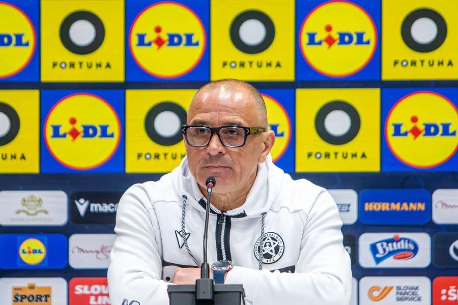 Francesco Calzona a refuzat prelungirea și nu mai este selecționerul Slovaciei