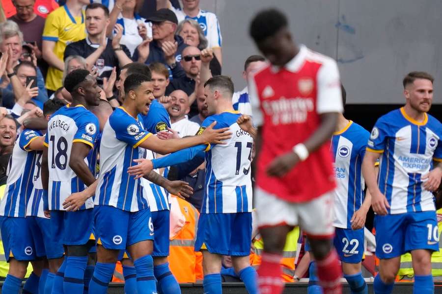 Brighton jubelt während Arsenal die letzte Chance auf die Meisterschaft verspielt