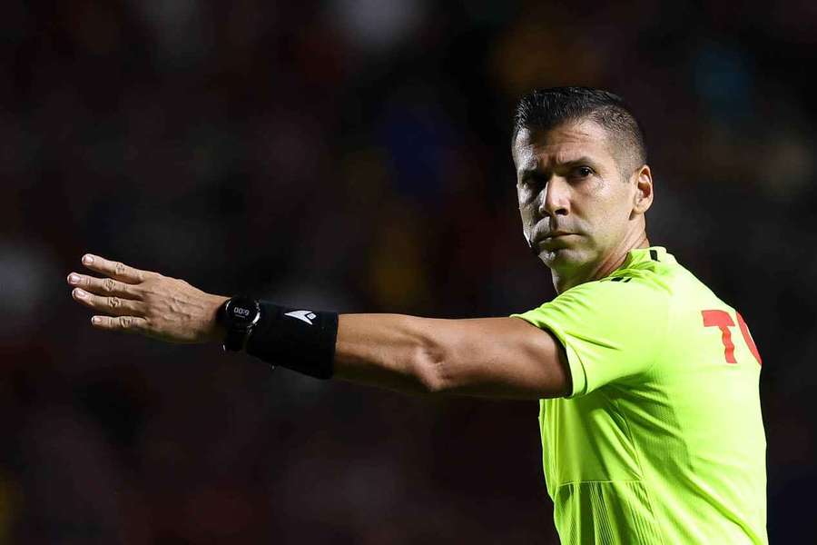Bruno Arleu de Araújo marcou o penálti mais estranho do campeonato até aqui