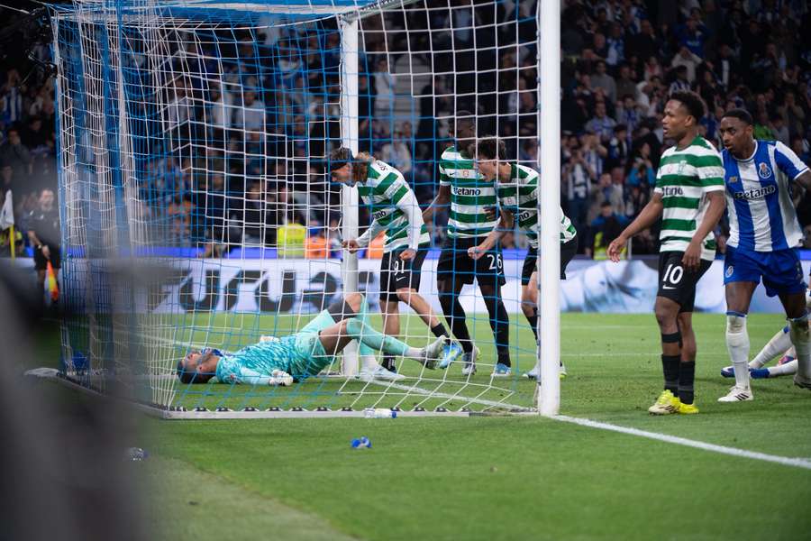 Sporting ultrapassou o FC Porto nas meias-finais