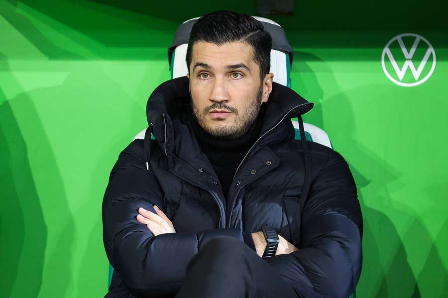 Nuri Sahin sitzt immer noch auf der Trainerbank.
