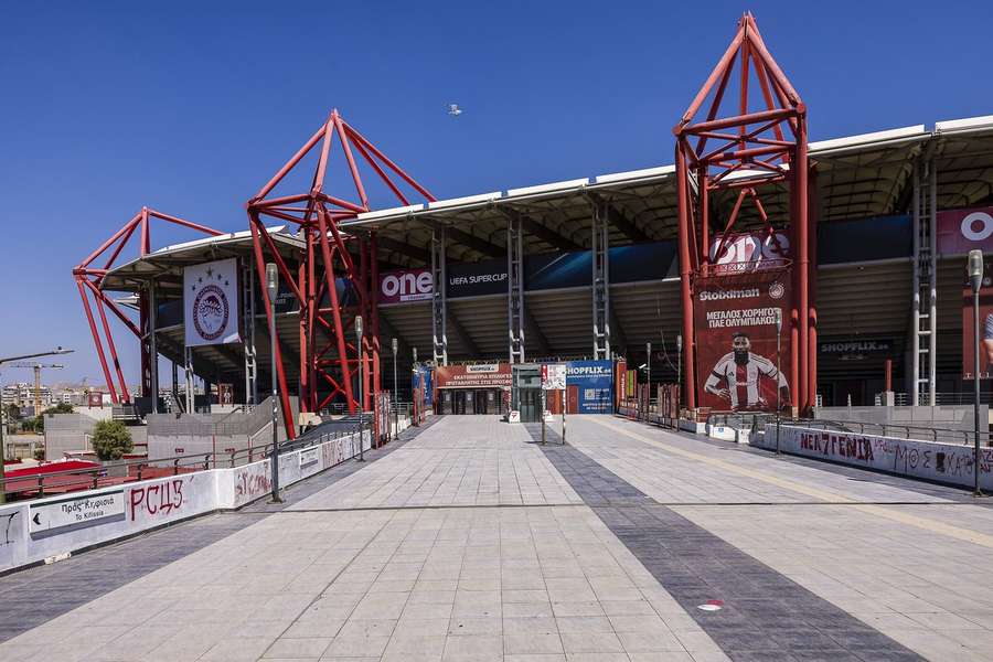 Stadion Georgiose Karaiskakise v Pireu. Stadion Georgiose Karaiskakise v Pireu.