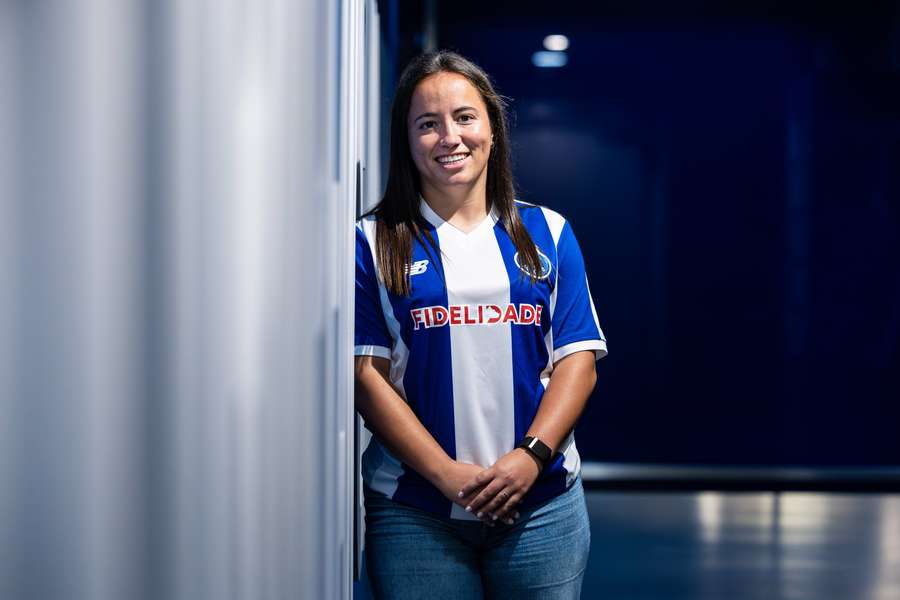 Ana Teles apresentada no FC Porto Ana Teles apresentada no FC Porto
