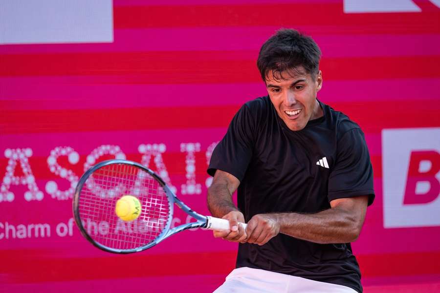 Tiago Torres em ação no Estoril Open Tiago Torres em ação no Estoril Open
