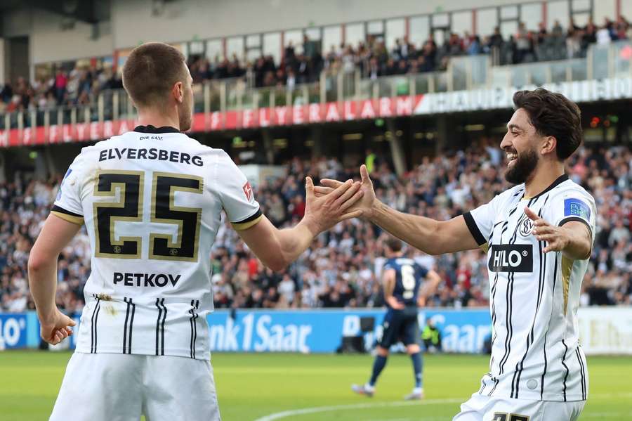 Immanuel Pherai (r.) traf doppelt für Elversberg