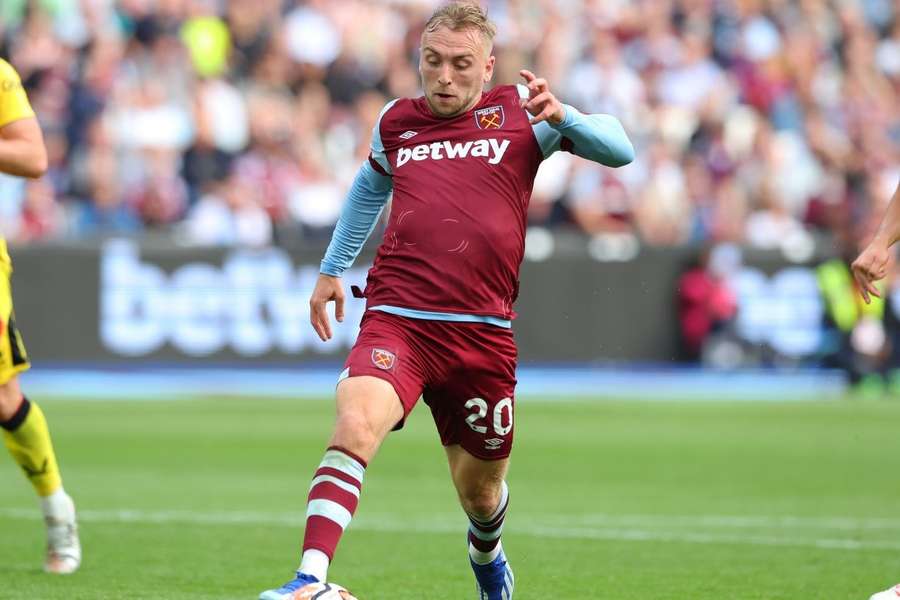 Jarrod Bowen of West Ham United celebrates scoring his team's first goal